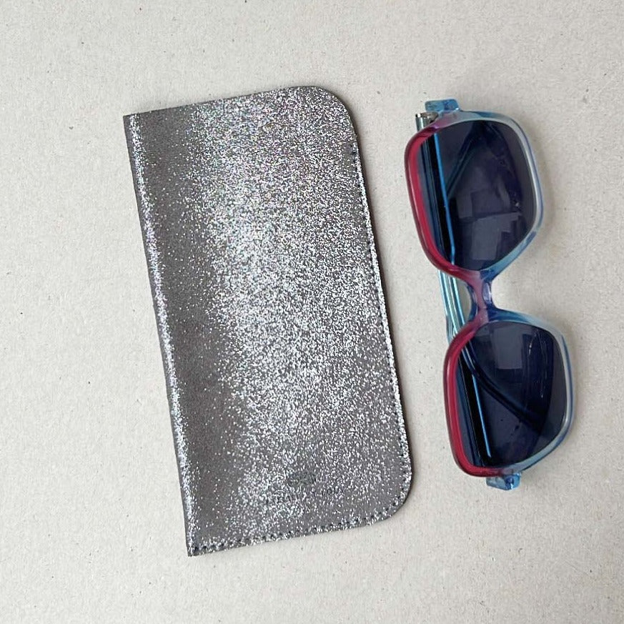 étui lunettes solaires