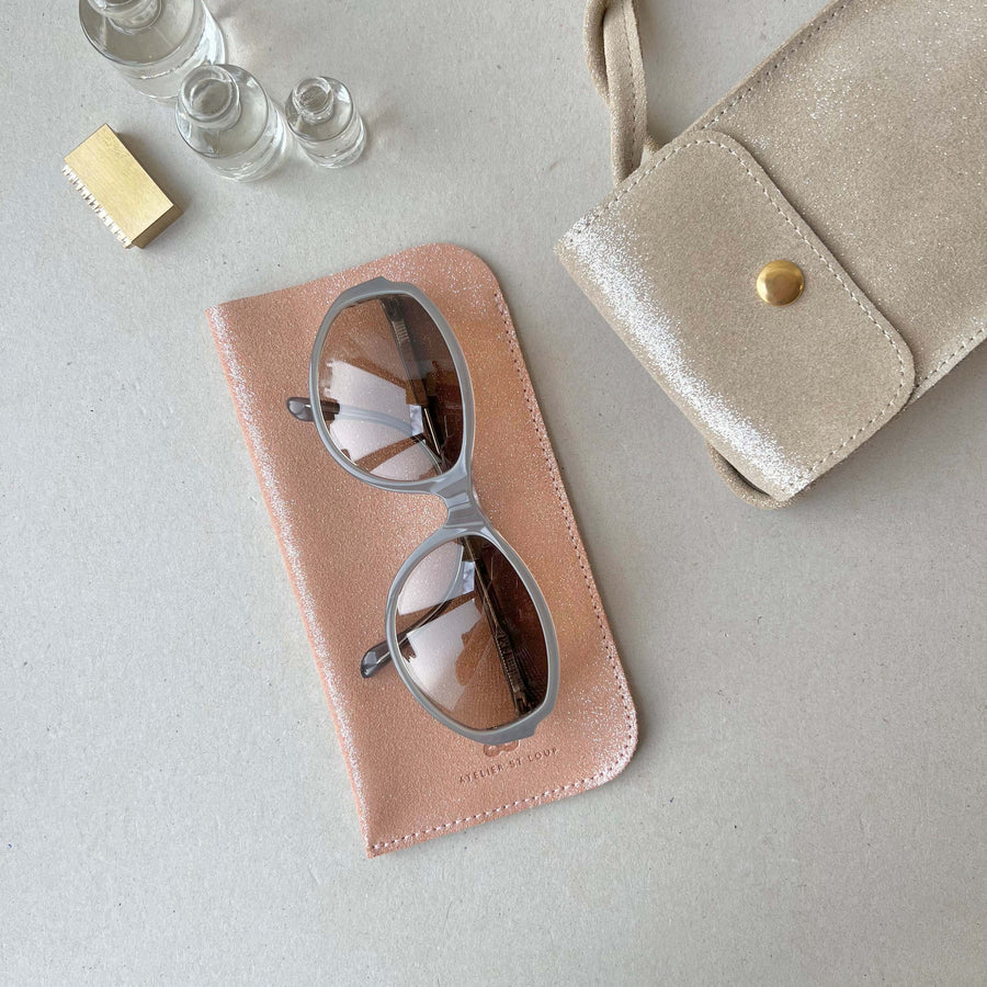étui lunettes solaires
